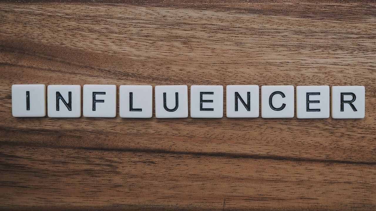 Image for <p>Keeping a pulse on eCommerce intelligence in real time involves many moving parts. From scouring various datasets to online trending&#8230;</p>
